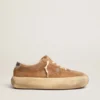 „Space-Star“-Damenschuhe aus tabakfarbenem Wildleder mit Lammfellfutter
