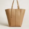 24/7-Tasche „North South“ aus cappuccinofarbenem Leder mit verstellbaren Tragegriffen