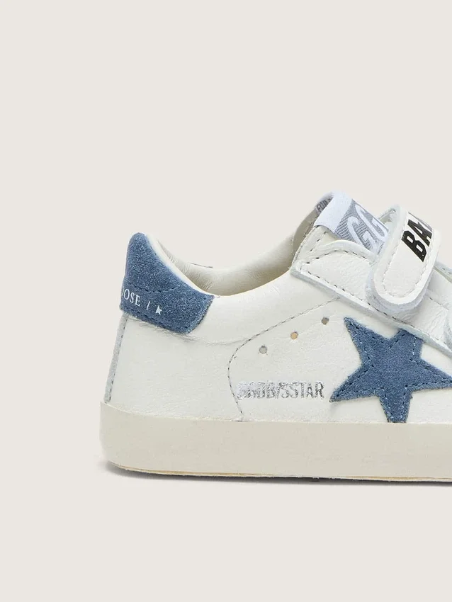 Baby Old School aus weißem Leder mit denimblauem Wildlederstern