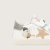Baby-School-Schuhe aus Nappaleder mit beigem Wildlederstern und Maskottchen-Print
