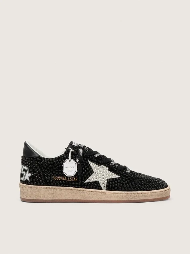 Ball Star aus schwarzem Wildleder mit weißem Stern und Swarovski-Kristallen