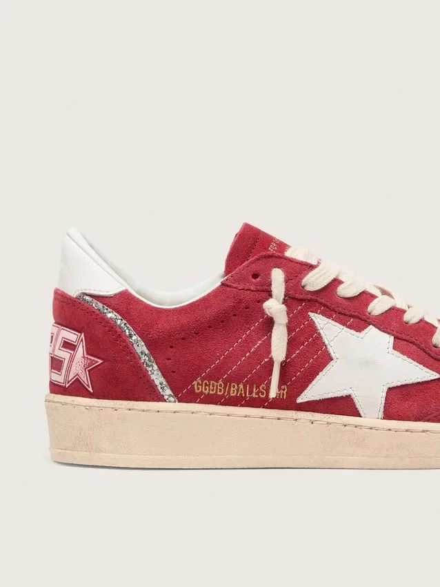 Ball Star für Damen aus rotem Wildleder mit weißem Lederstern und Fersenlasche