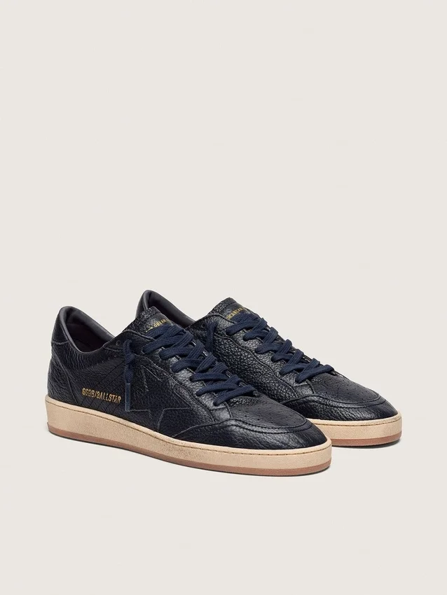 Ball Star für Herren aus marineblauem Leder mit ton-in-ton-gesticktem Lederstern