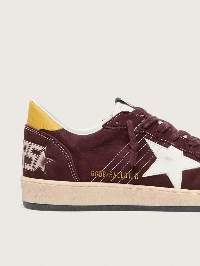 Damen-Sneaker „Ball Star“ aus schokoladenbraunem Nubukleder mit Lederstern und Fersenlasche