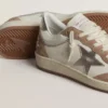 Ball Star LTD aus weißem Nappaleder und altrosa Wildleder mit silbermetallischem Lederstern und Fersenlasche