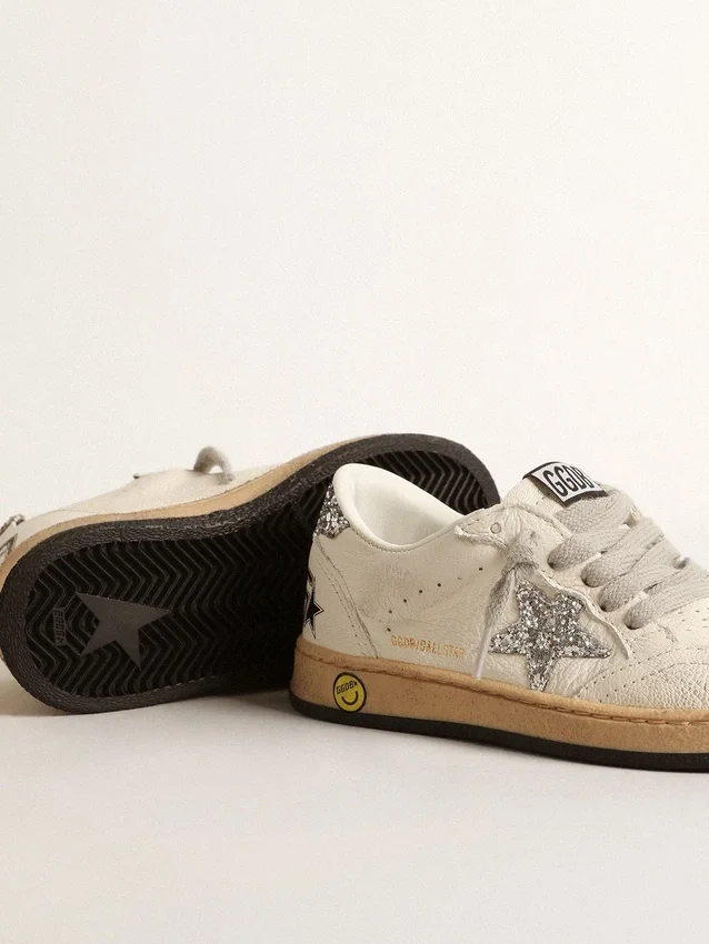 Ball Star Young aus Nappaleder mit silbernem Glitzerstern und Fersenlasche
