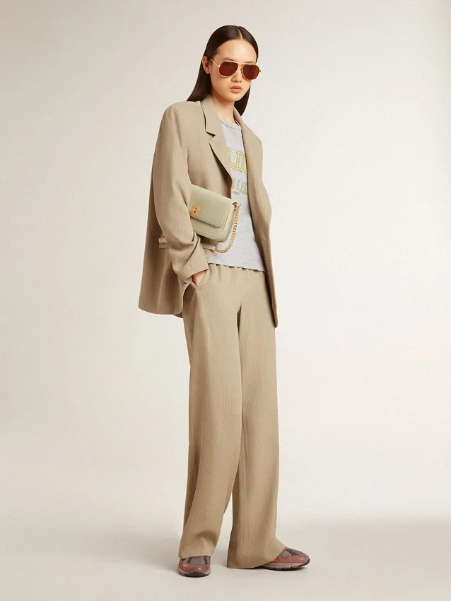Beigefarbene, einreihige Damenjacke mit Nadelstreifen und Oversize-Passform