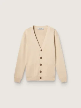 Beigefarbene Herren-Strickjacke mit „Golden“-Schriftzug auf der Rückseite