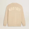 Beigefarbene Herren-Strickjacke mit „Golden“-Schriftzug auf der Rückseite