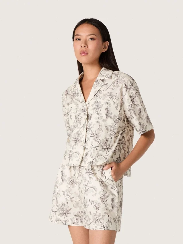Boxy-Baumwollhemd für Damen mit schwarz-weißem Blumenprint