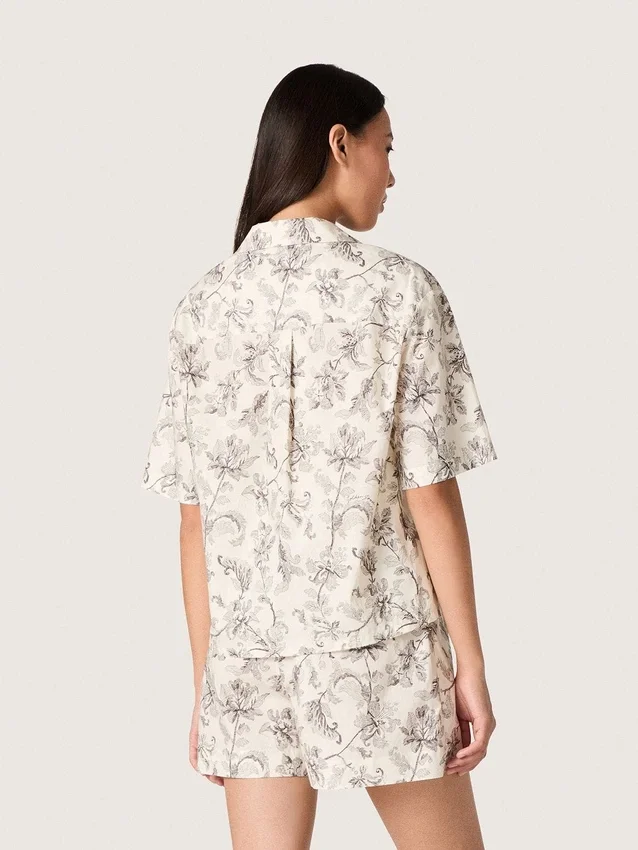 Boxy-Baumwollhemd für Damen mit schwarz-weißem Blumenprint