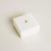 Buchstaben-Anhänger „I“ aus goldfarbenem Messing mit Kristallen