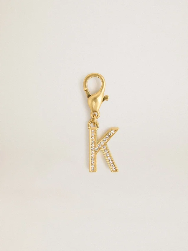 Buchstaben-Anhänger „K“ aus goldfarbenem Messing mit Kristallen