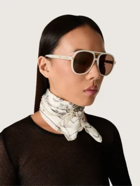 Charlie-Sonnenbrille mit perlweißem Rahmen und goldenen Gläsern