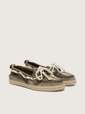 Cruise-Espadrilles für Damen aus militärgrünem Canvas mit weißen Wanderschnürsenkeln