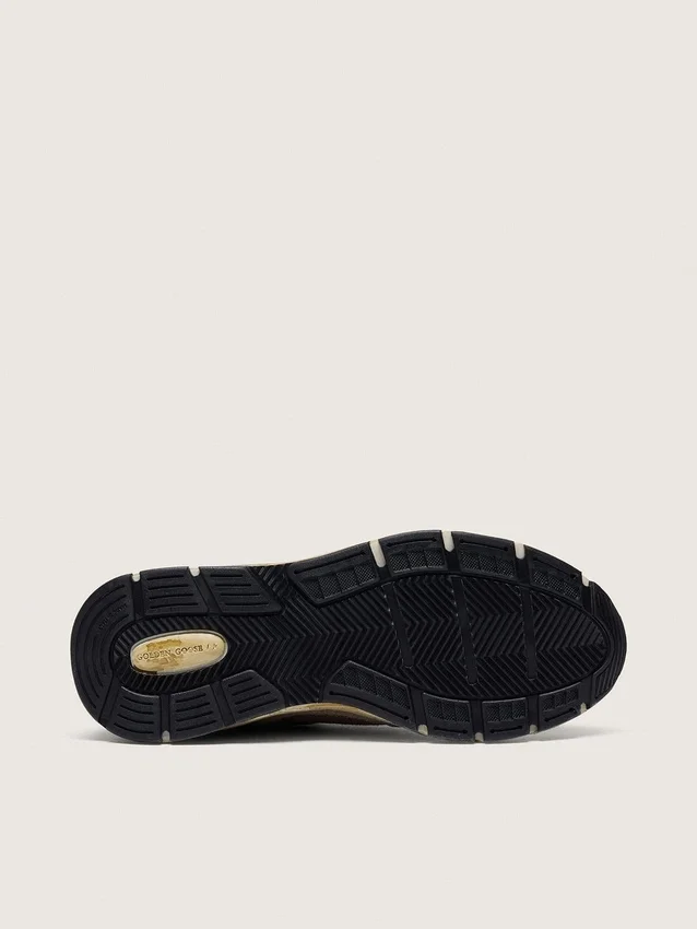 Dad-Star für Damen aus taubengrauem Wildleder und silbernem Mesh mit weißem Lederstern und Fersenlasche aus Wildleder