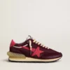 Herren-Marathon aus burgunderrotem Mesh und Wildleder mit aufgedrucktem rosa Stern