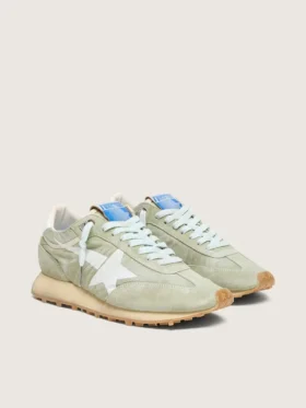 Damen-Marathon aus salbeigrünem Nylon mit weißem Stern