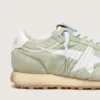 Damen-Marathon aus salbeigrünem Nylon mit weißem Stern