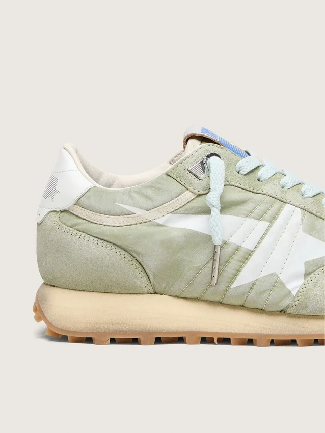 Damen-Marathon aus salbeigrünem Nylon mit weißem Stern