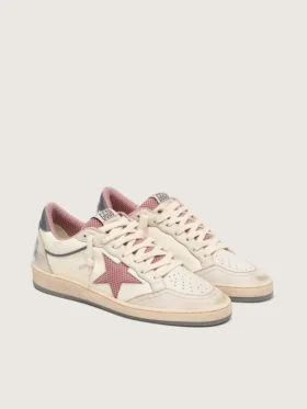 Damen-Modell „Ball Star LTD“ aus beigem Leder mit rosa Mesh-Stern und blauer Fersenlasche aus Leder