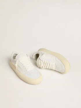 Damen-Schuh „Space-Star Cube“ aus weißem Leder mit perforiertem Stern
