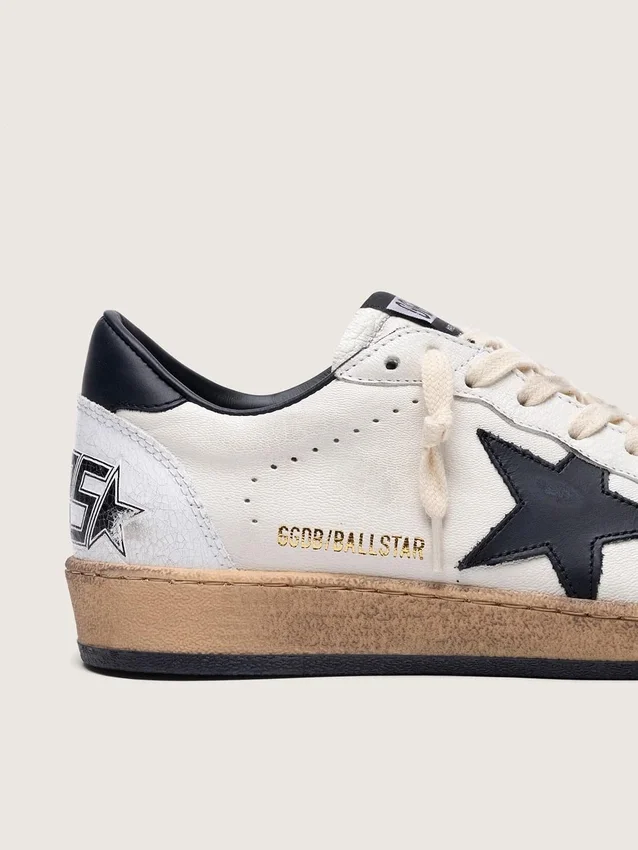 Damen-Sneaker „Ball Star“ aus Nappaleder mit schwarzem Stern und schwarzer Fersenlasche