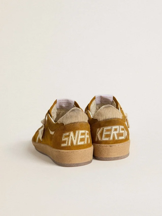 Damen-Sneaker „Ball Star“ aus Wildleder mit beigem Lederstern und Fersenlasche aus Ponyfell