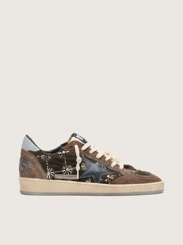 Damen-Sneaker „Ball Star LAB“ aus braunem Matelassé-Samt mit Strasssteinen und schwarzem Lederstern