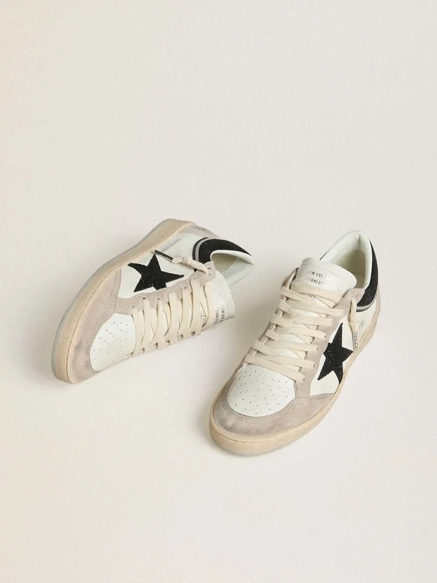Damen-Sneaker „Ball Star LTD“ aus Nappaleder mit schwarzem Kristallstern und beigen Wildledereinsätzen