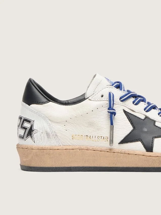 Damen-Sneaker „Ball Star LTD“ aus weißem Nappaleder mit schwarzem Lederstern und Fersenlasche