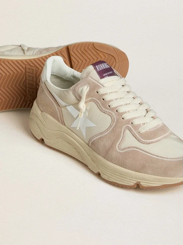 Damen-Sneaker „Running Sole“ aus Nylon und Wildleder mit silbernem aufgedrucktem Stern und Lederlasche an der Ferse