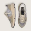 Damen-Sneaker „Running Sole“ in silbernem Glitzer und taubengrauem Wildleder