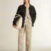 Damen-Strickjacke mit Blumenprint und Stickerei