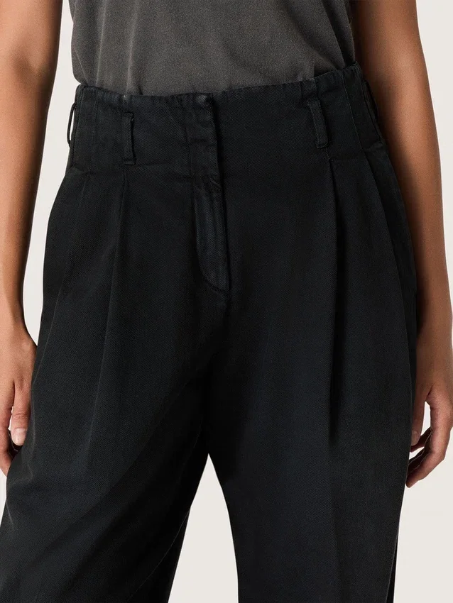 Damenhose aus schwarzem Baumwoll-Denim mit Used-Look