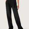 Damenhose aus schwarzem Baumwoll-Denim mit Used-Look