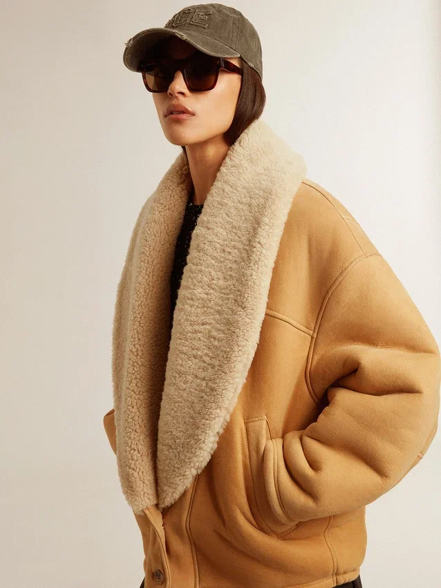 Damenjacke aus Schafsleder mit breitem Shearling-Schalkragen