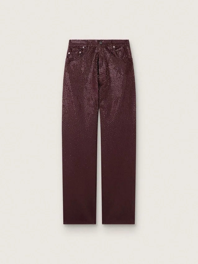 Damenjeans aus burgunderrotem Denim mit Kristallen in Farbverlauf