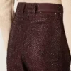 Damenjeans aus burgunderrotem Denim mit Kristallen in Farbverlauf