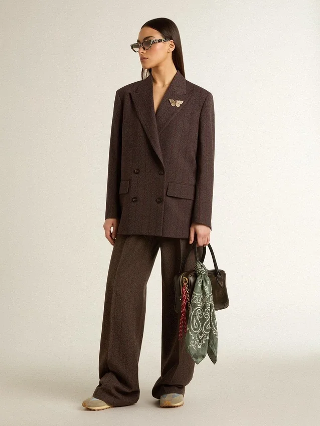 Doppelreihiger Damen-Blazer aus dunkelbrauner Wolle mit feinem Streifenmuster