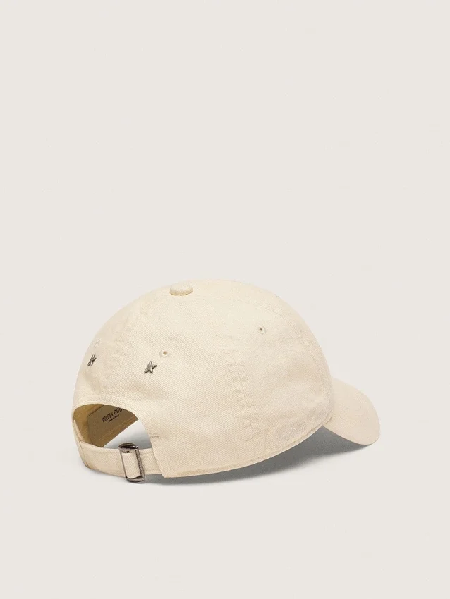 Ecrufarbene Baseballkappe mit Ton-in-Ton-gesticktem Stern