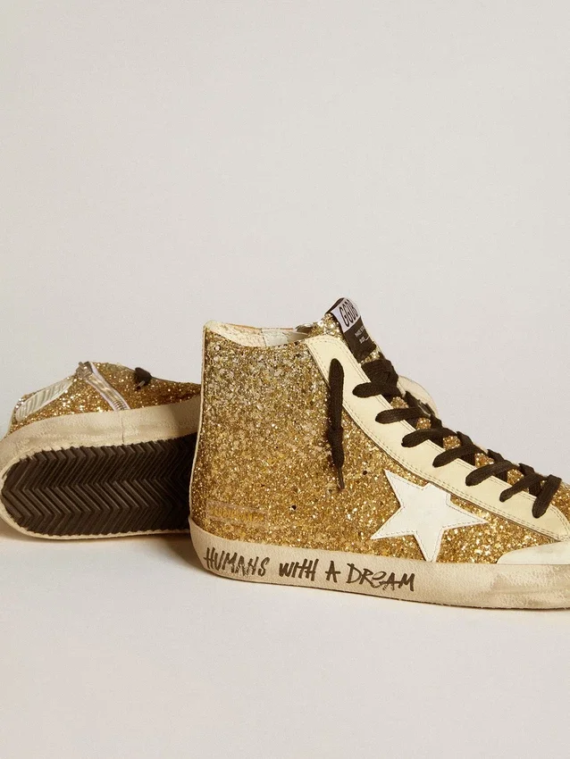 Francy Penstar in Goldglitzer mit weißem Lederstern