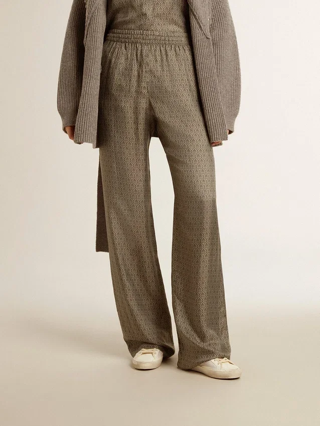 Grüne Damenhose aus einer Viskose-Seiden-Mischung mit Blumenmuster