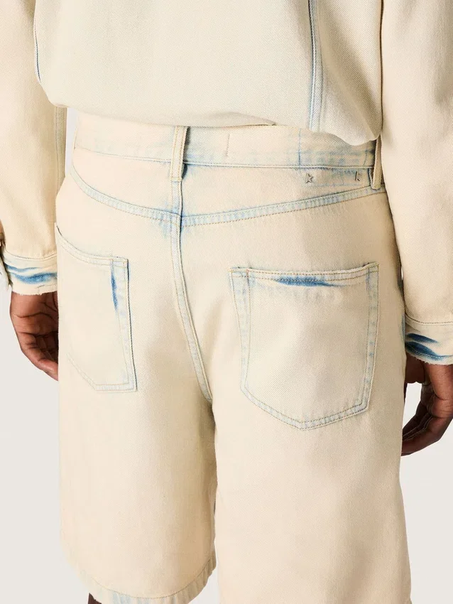 Herren-Bermudashorts aus hellem, sandfarbenem Denim