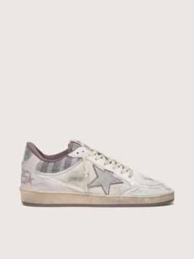Herren-Modell „Ball Star LAB“ aus weißem Nylon und Ponyfell mit silbernem Stern und lila Einsätzen