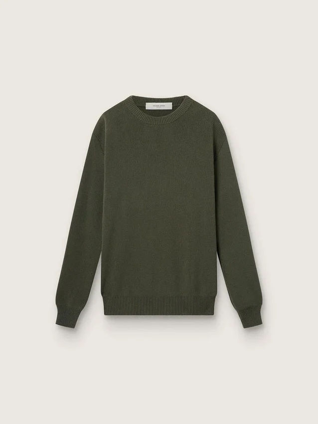 Herren-Pullover in Militärgrün mit Rundhalsausschnitt und „Golden“-Schriftzug auf der Rückseite