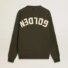Herren-Pullover in Militärgrün mit Rundhalsausschnitt und „Golden“-Schriftzug auf der Rückseite