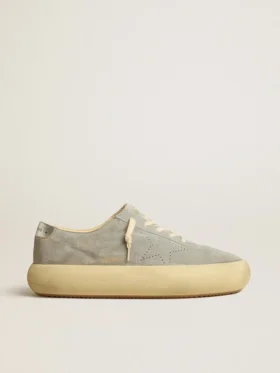 Herren-Schuhe „Space-Star“ aus eisgrauem Wildleder mit perforiertem Stern
