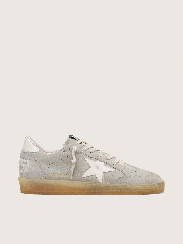 Herren-Sneaker „Ball Star“ aus hellgrauem Wildleder mit weißem Lederstern