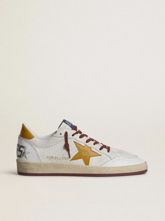 Herren-Sneaker „Ball Star“ aus weißem Nappaleder mit gelbem Lederstern im Animal-Print und Fersenlasche